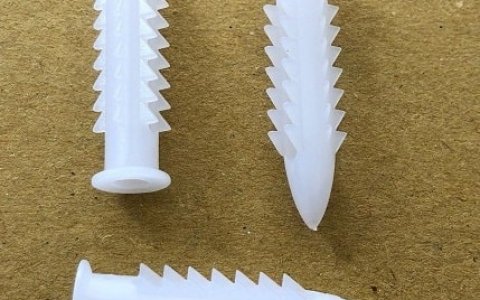 Vít Tắc Kê Sắt: Cách Chọn Loại Chắc Chắn Cho Tường, Bê Tông