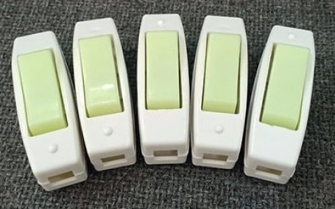 Công tắc nhựa: Kinh nghiệm chọn và lắp đặt an toàn cho mọi nhà