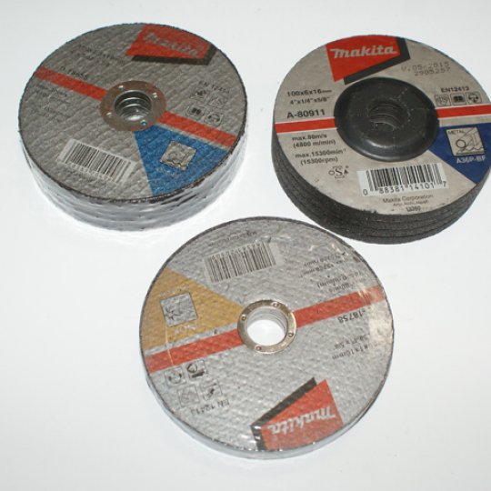 Đá Cắt Sắt Makita