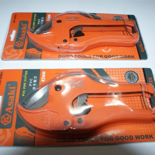 Kéo cắt ống nước