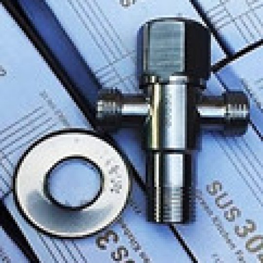 Van T Cầu Có Khoá